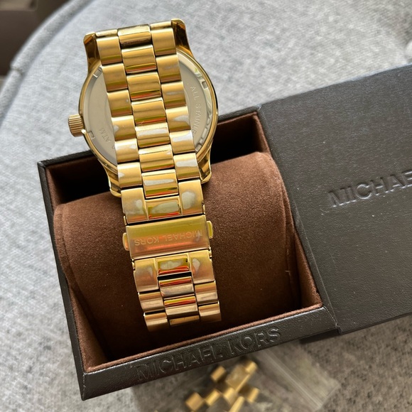 Call Michael Kors watch with Blue face. - Picture 2 of 3